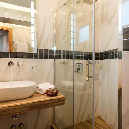 Angelica'S Deluxe Rooms In Adamas Exterior photo