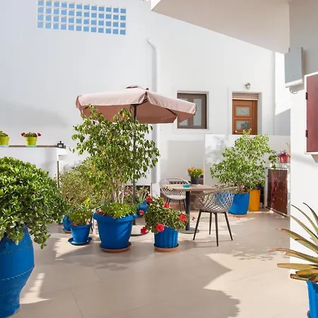 Angelica'S Deluxe Rooms In Adamas Exterior photo