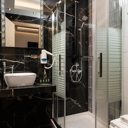 Angelica'S Deluxe Rooms In Adamas Exterior photo